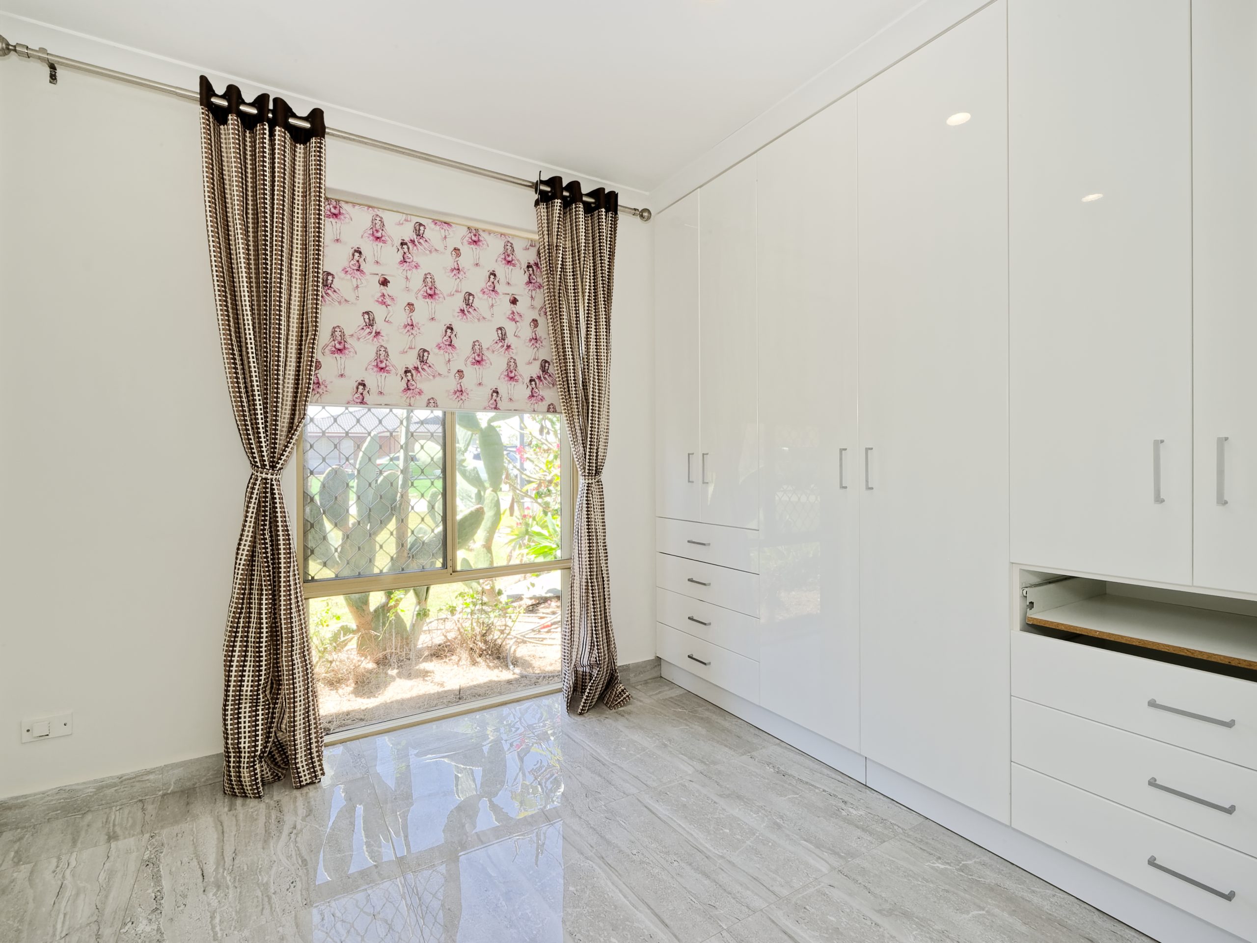 5 Hopkins Place, WAIKIKI, WA 6169 AUS