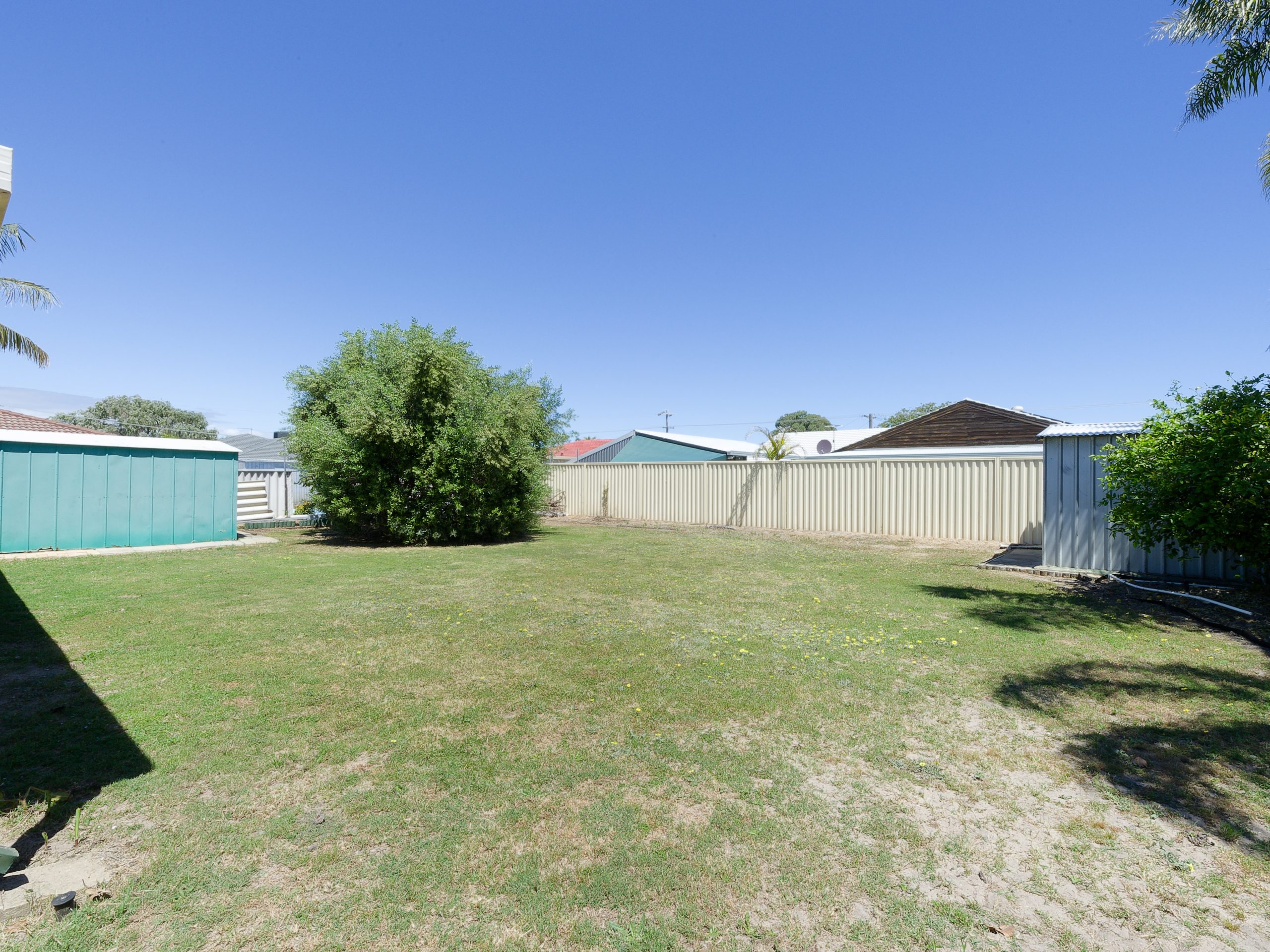 5 Hopkins Place, WAIKIKI, WA 6169 AUS