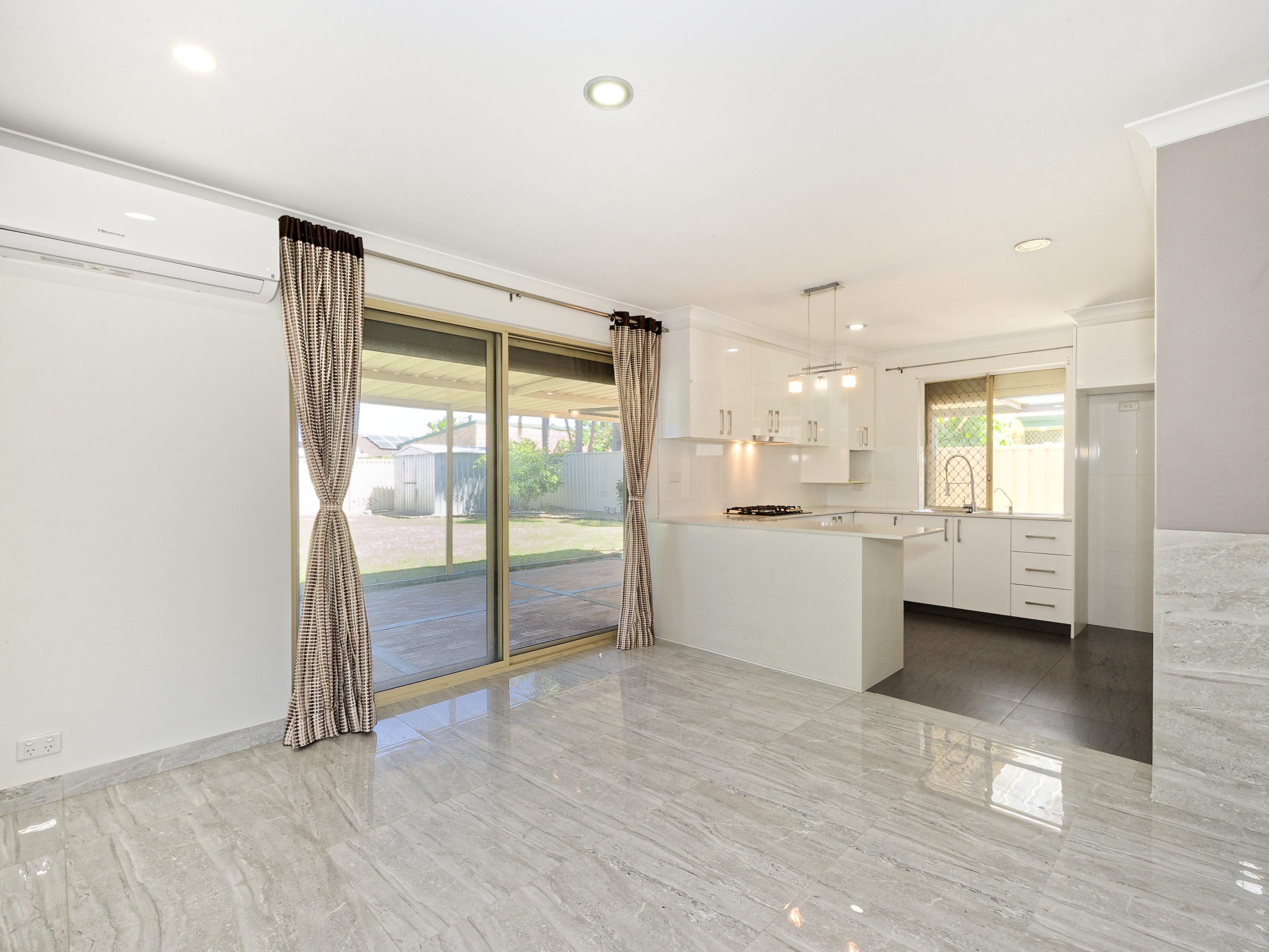 5 Hopkins Place, WAIKIKI, WA 6169 AUS