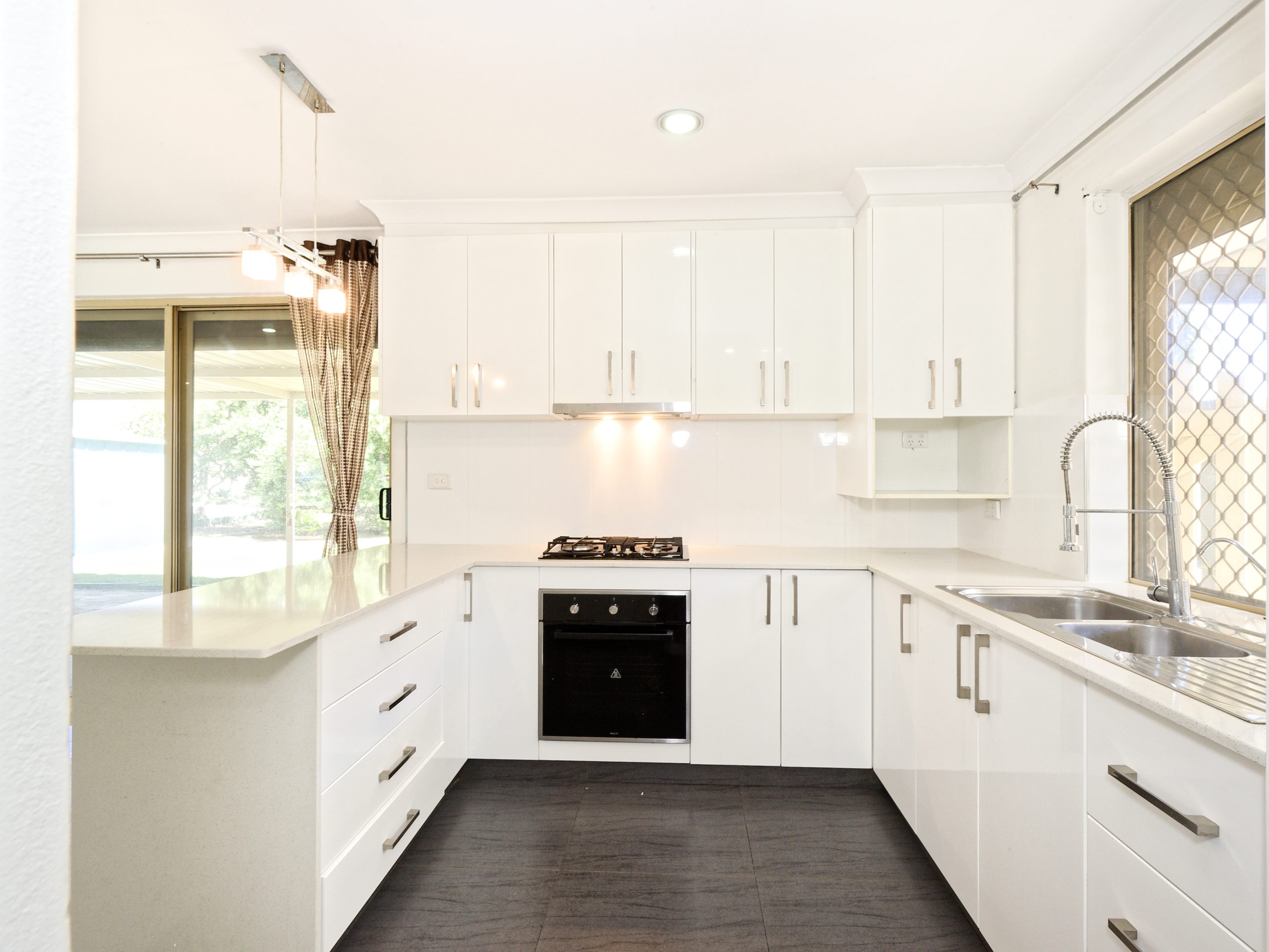 5 Hopkins Place, WAIKIKI, WA 6169 AUS