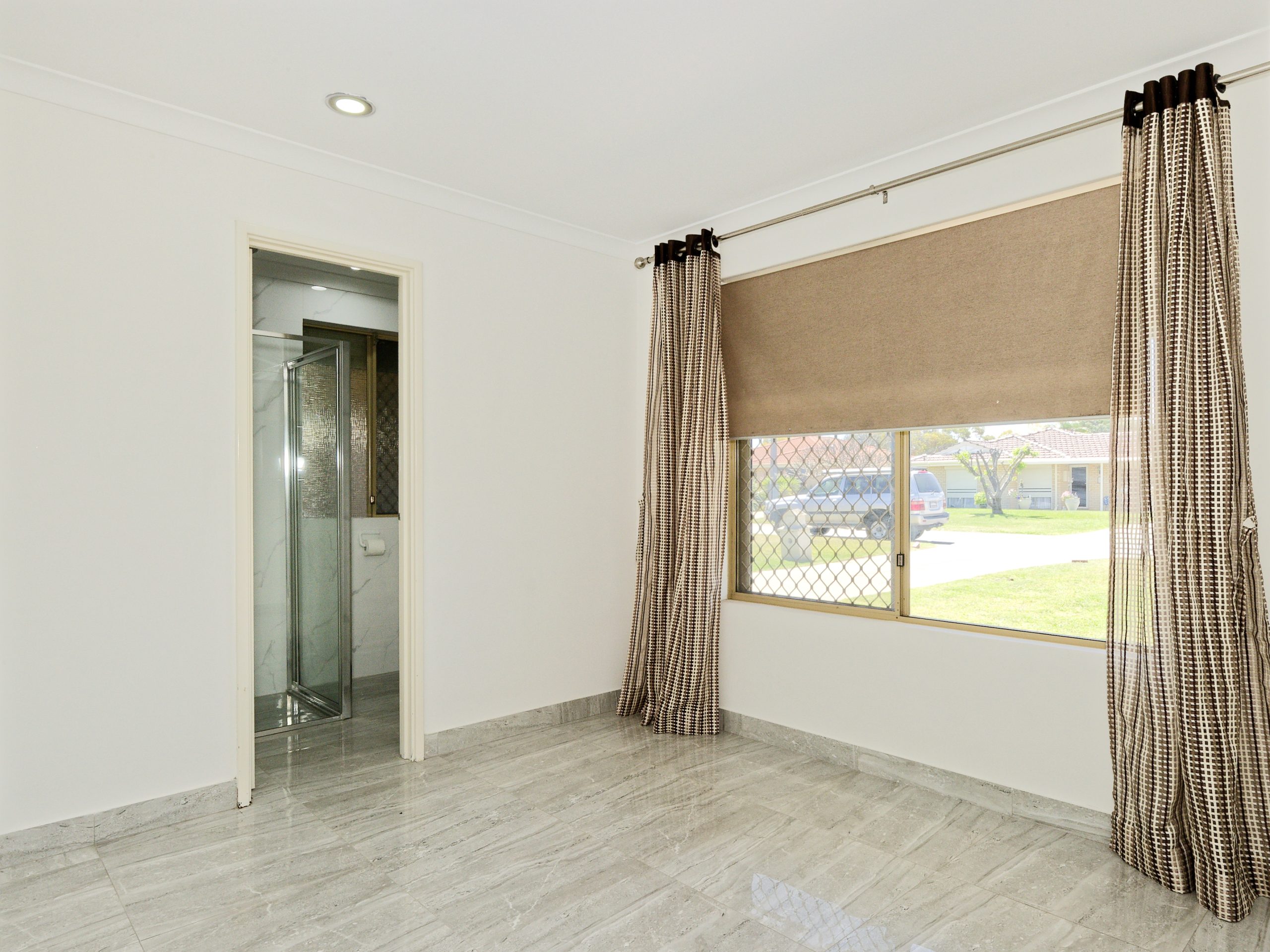 5 Hopkins Place, WAIKIKI, WA 6169 AUS