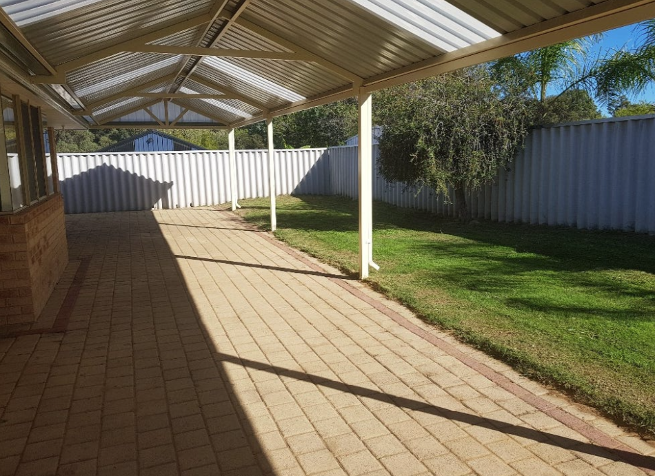 9 Myhill Mews, LEDA, WA 6170 AUS