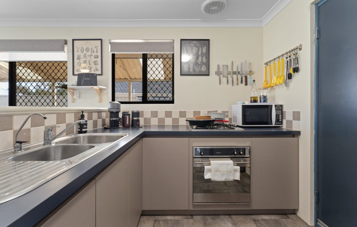 16 Chinchilla Parkway, PORT KENNEDY, WA 6172 AUS