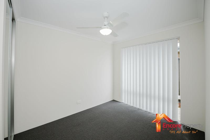 8 Siesta Way, MADORA BAY, WA 6210 AUS