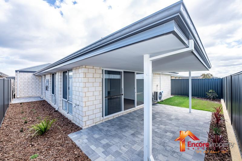 8 Siesta Way, MADORA BAY, WA 6210 AUS