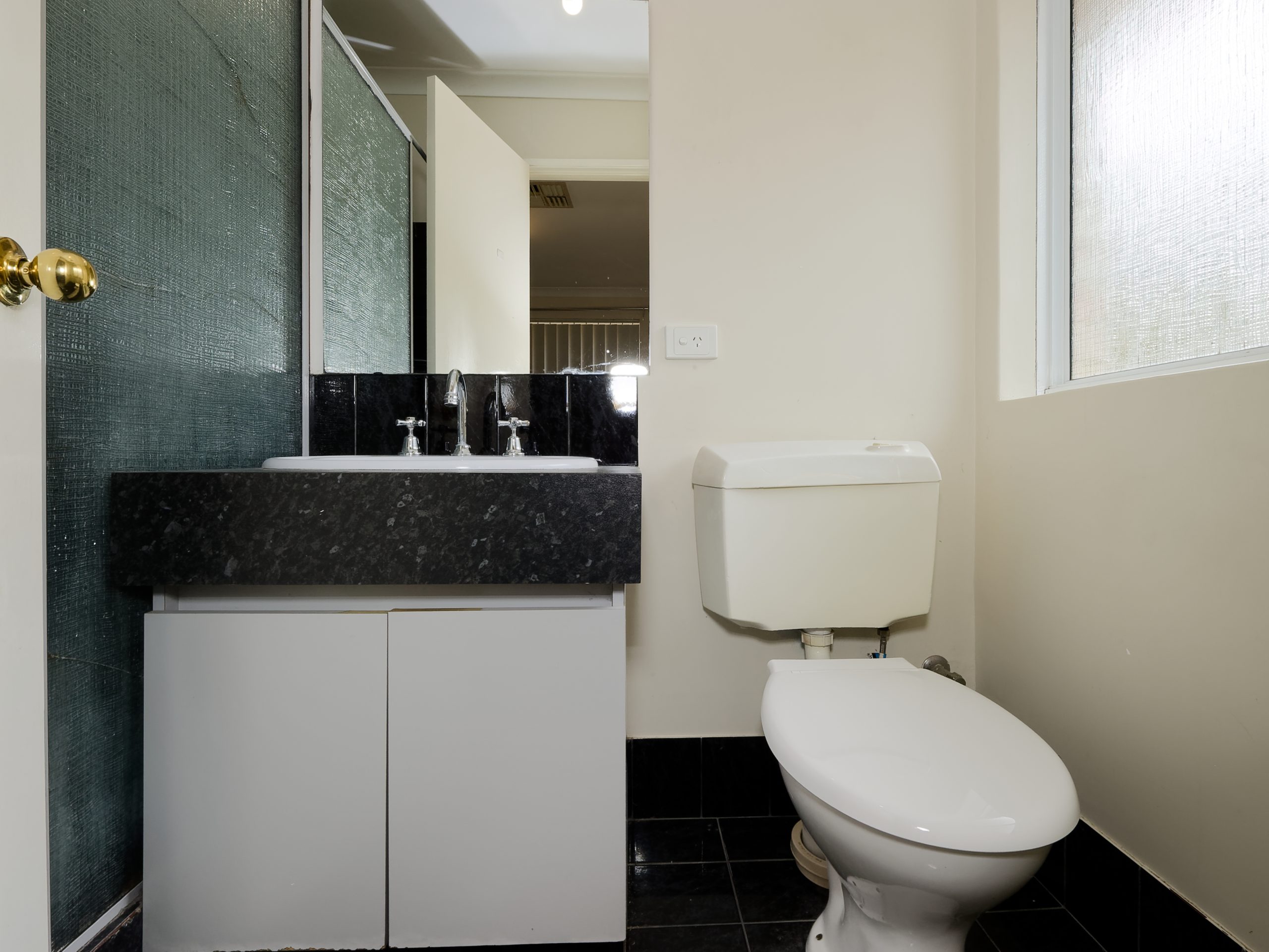 3 Thames Way, WARNBRO, WA 6169 AUS