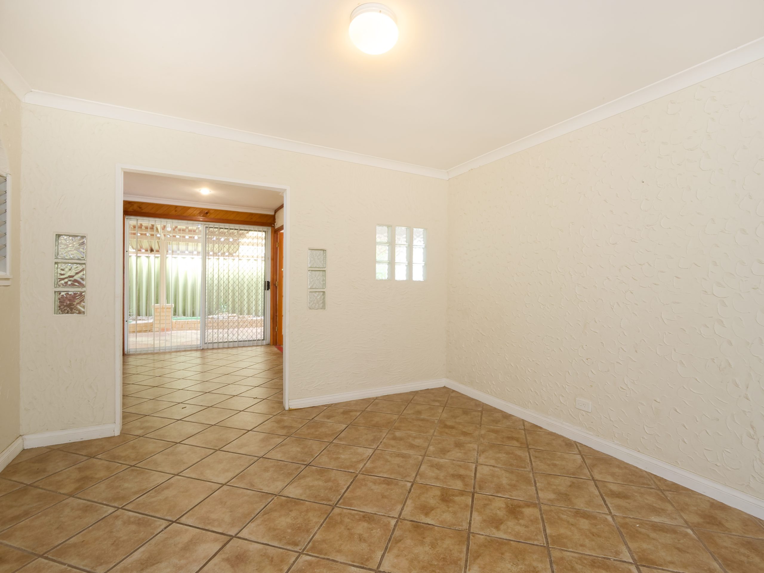 3 Thames Way, WARNBRO, WA 6169 AUS