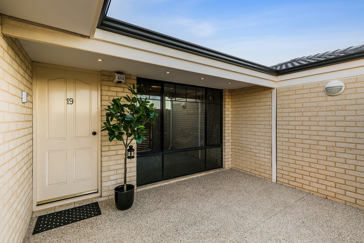 19 Champion Drive, BERTRAM, WA 6167 AUS