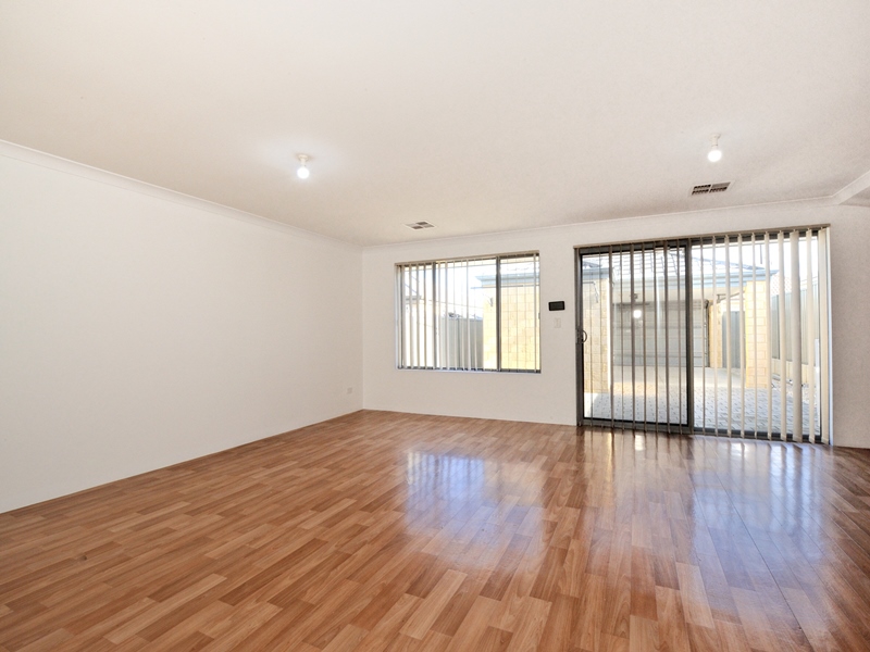 60 Walden Street, WELLARD, WA 6170 AUS