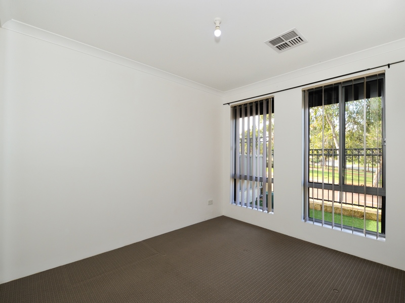 60 Walden Street, WELLARD, WA 6170 AUS