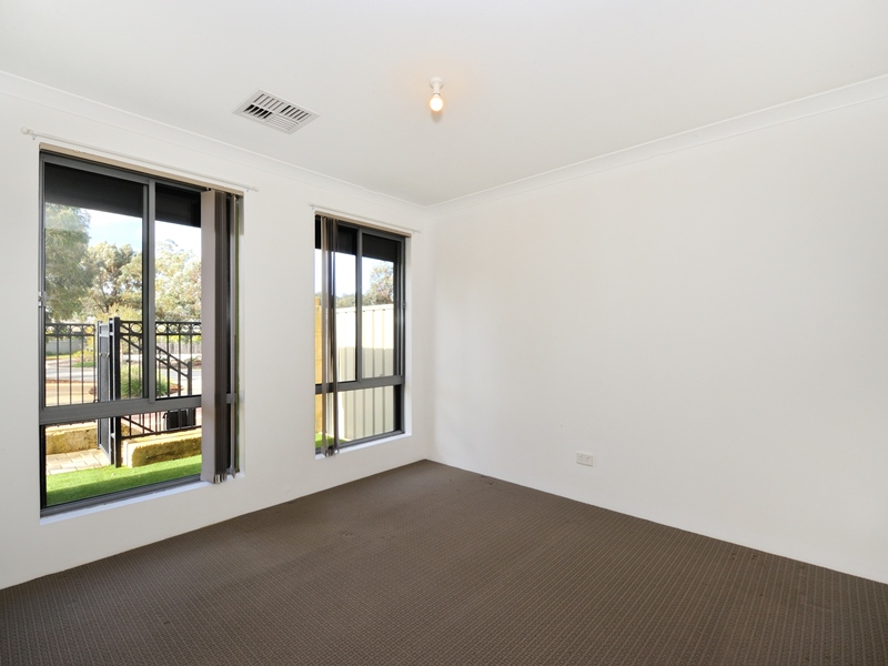 60 Walden Street, WELLARD, WA 6170 AUS