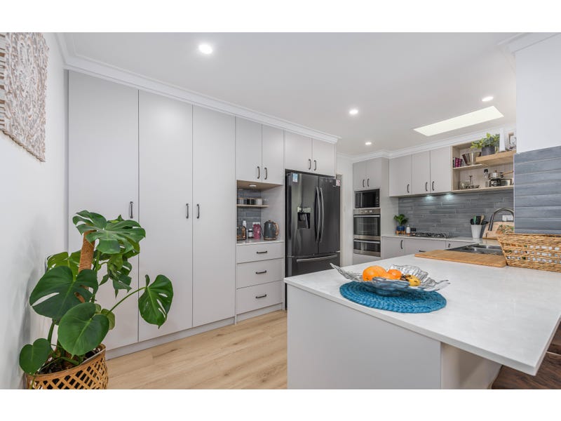 5 Farrington Street, WARNBRO, WA 6169 AUS