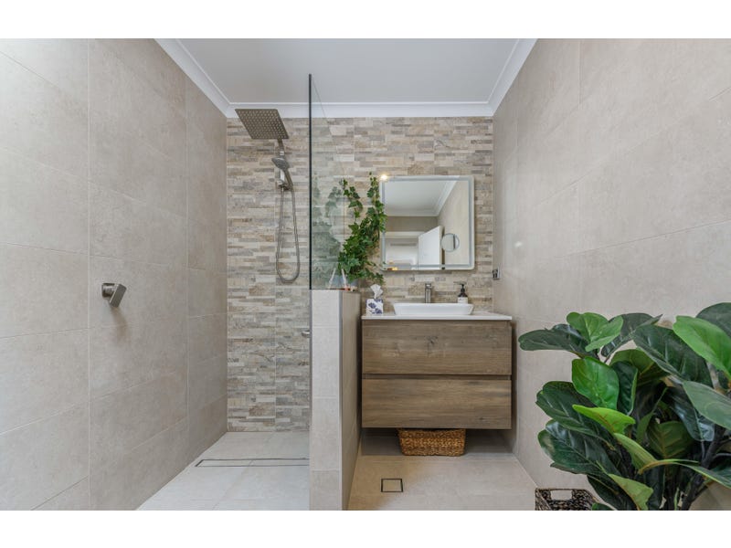 5 Farrington Street, WARNBRO, WA 6169 AUS