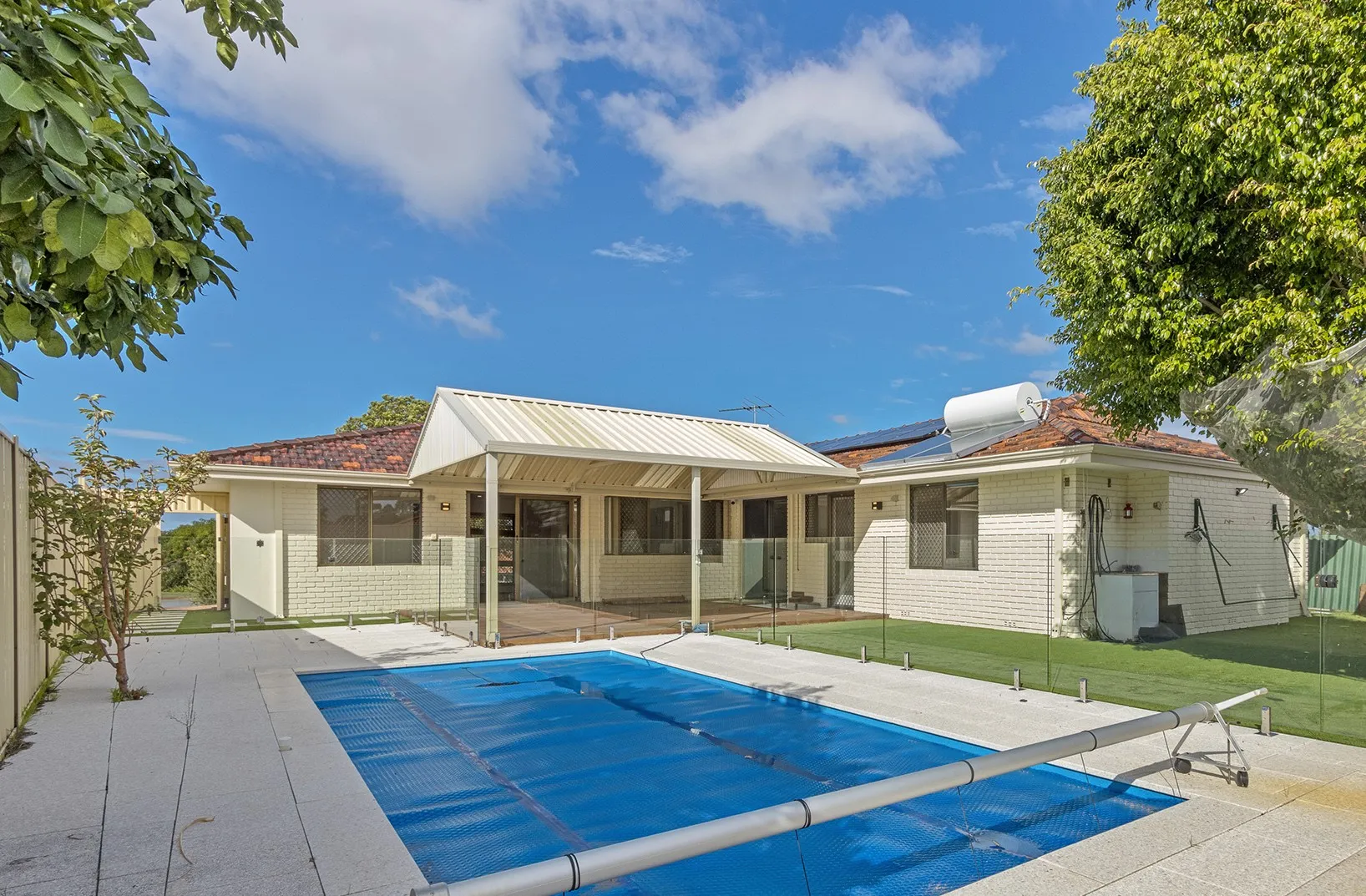 9 Rockett Way, BULL CREEK, WA 6149 AUS