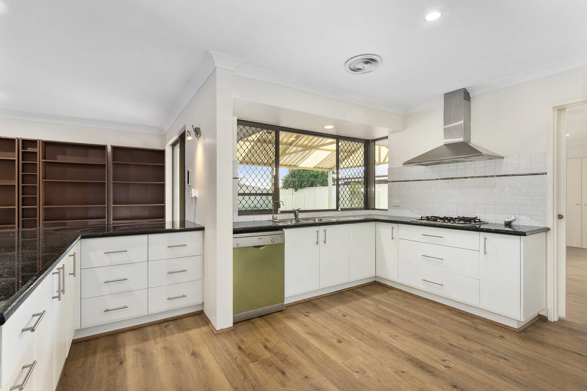 9 Rockett Way, BULL CREEK, WA 6149 AUS