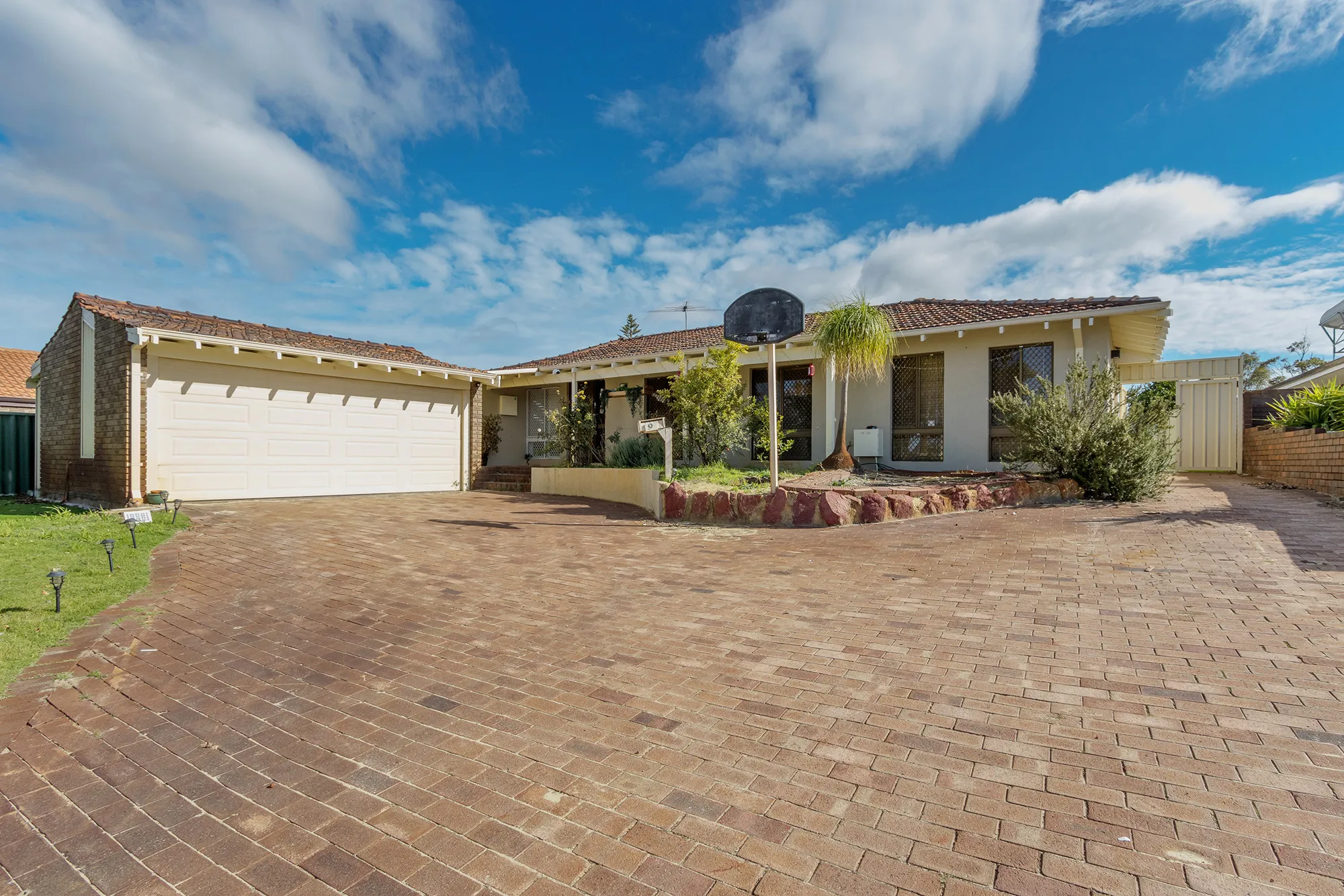 9 Rockett Way, BULL CREEK, WA 6149 AUS