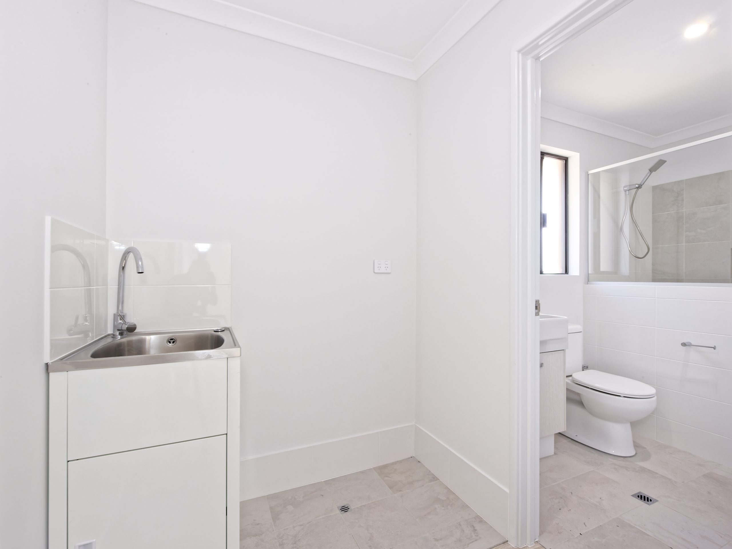 22A Parkway Gardens, PARMELIA, WA 6167 AUS