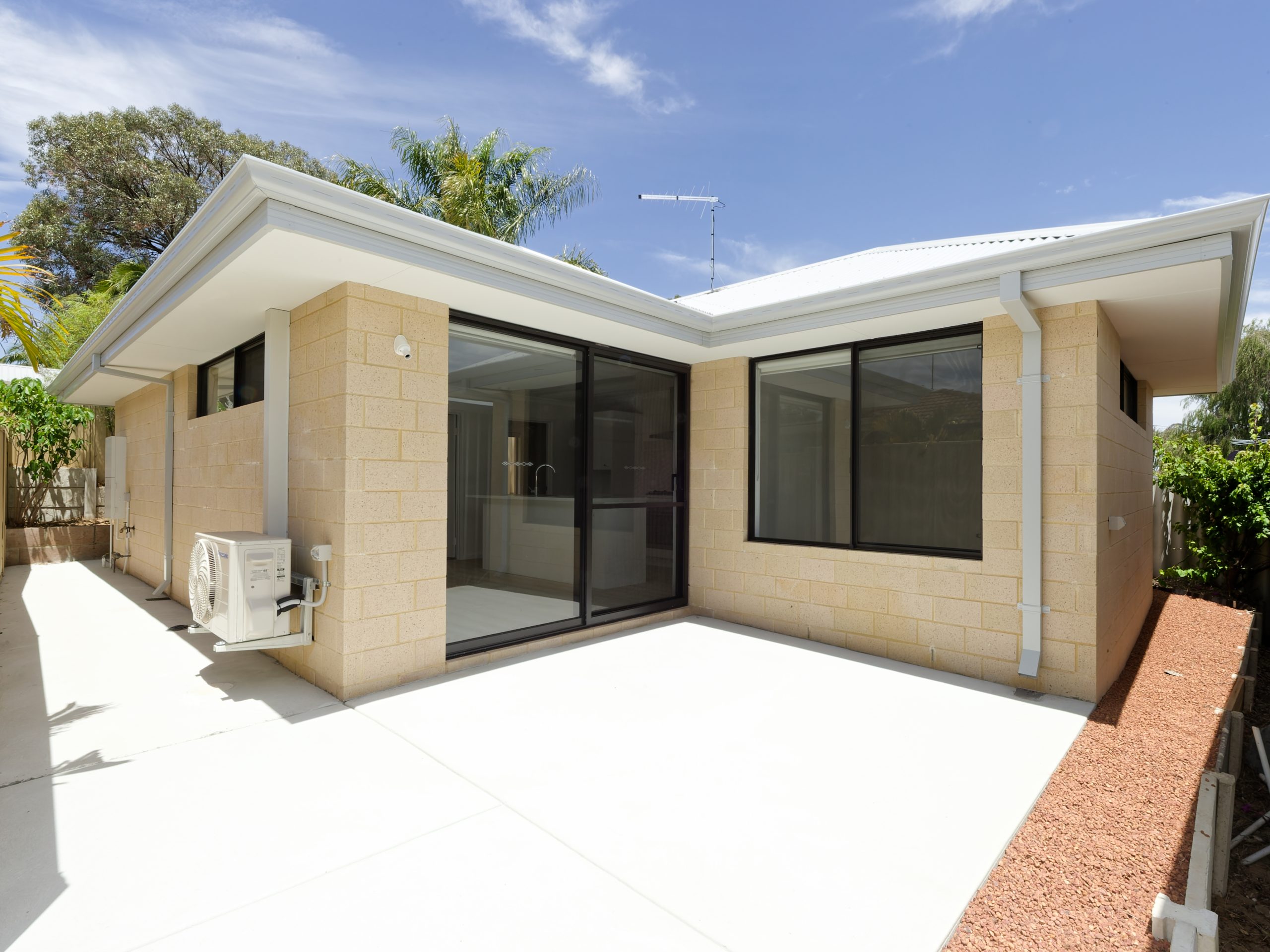 22A Parkway Gardens, PARMELIA, WA 6167 AUS