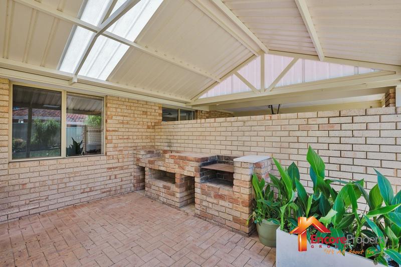 5 Delray Close, WARNBRO, WA 6169 AUS