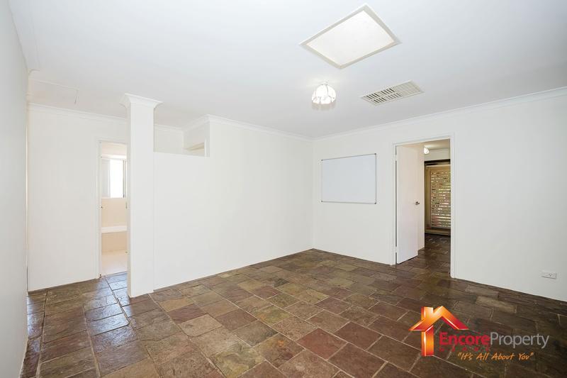 5 Delray Close, WARNBRO, WA 6169 AUS