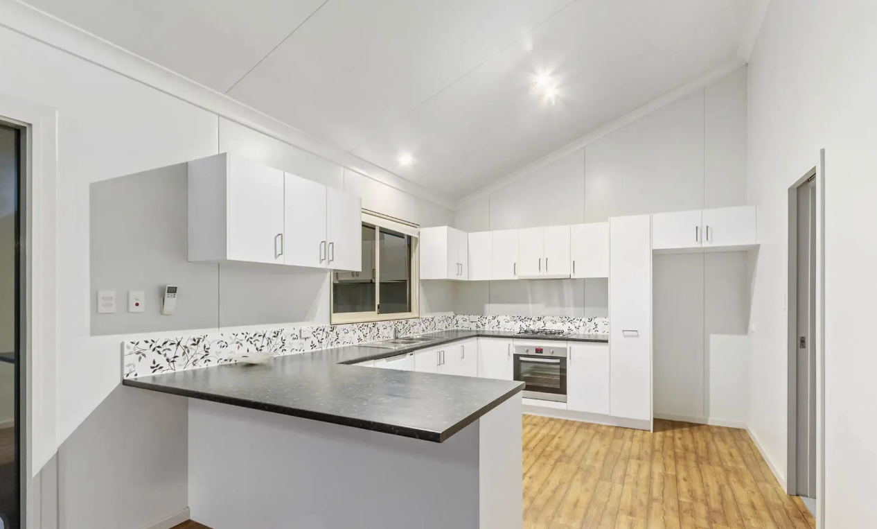 16a Aldington street, MADDINGTON, WA 6109 AUS