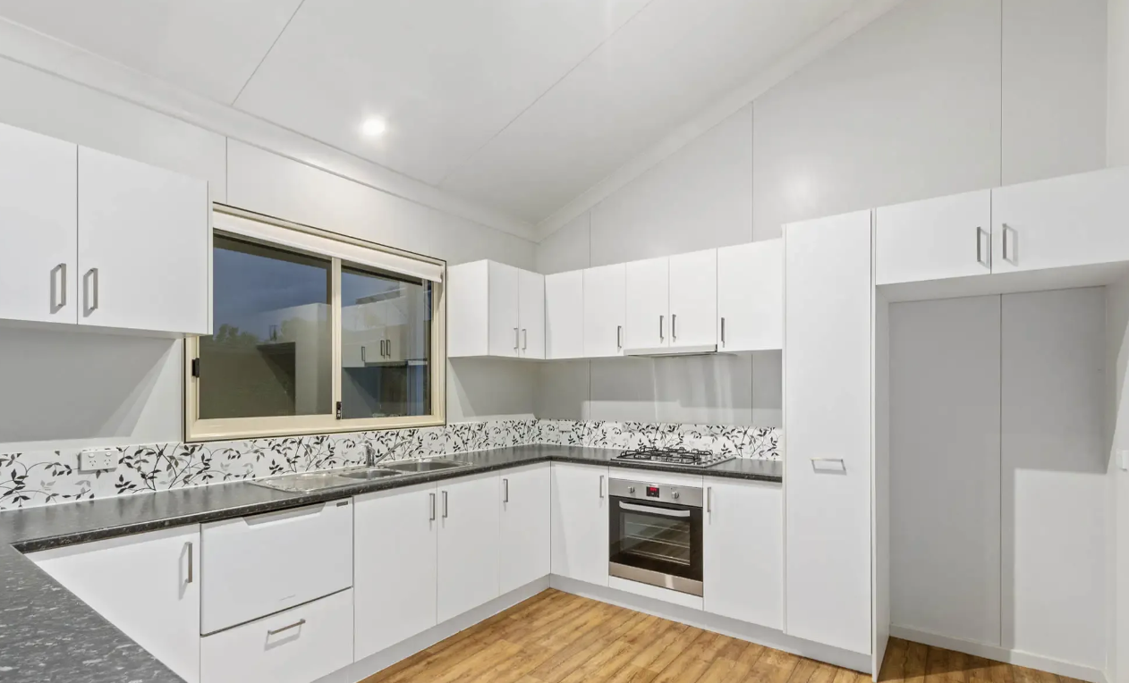 16a Aldington street, MADDINGTON, WA 6109 AUS