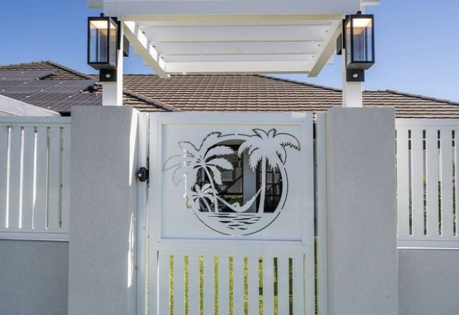 1 Acerosa Boulevard, HALLS HEAD, WA 6210 AUS