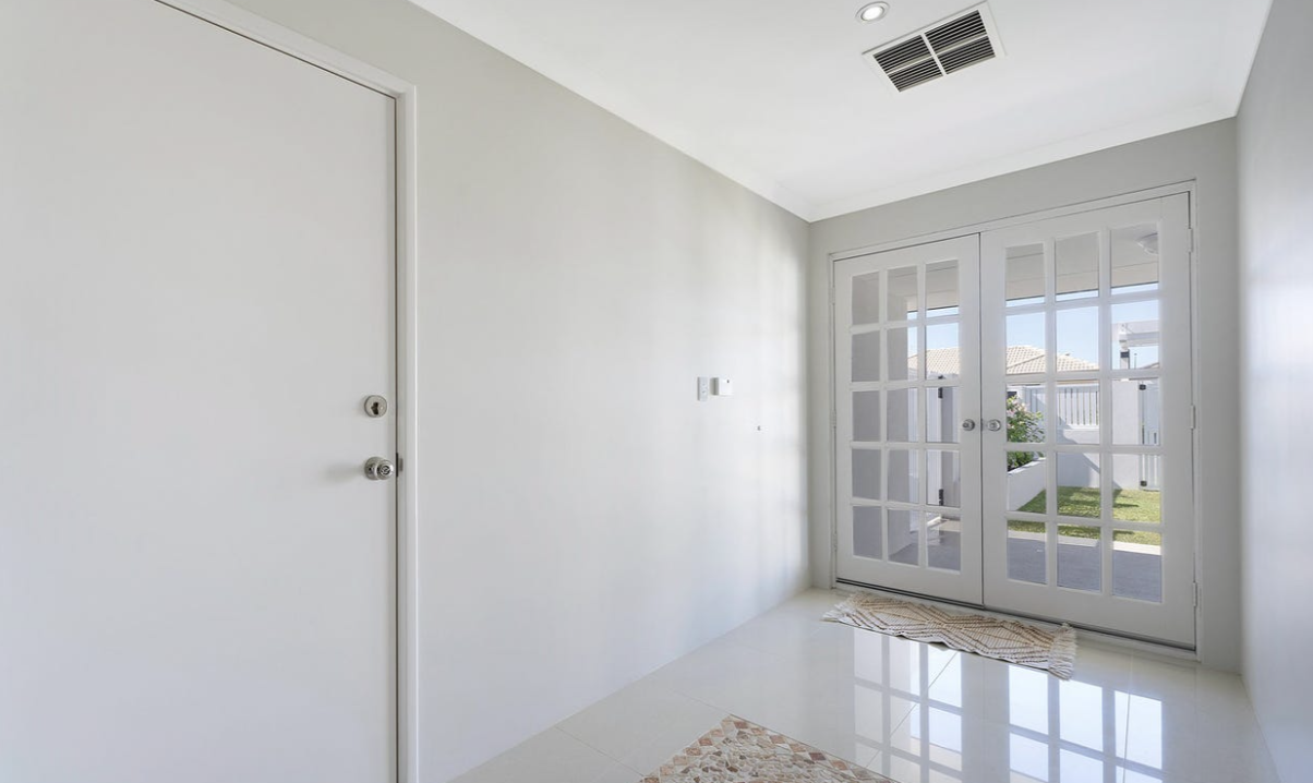 1 Acerosa Boulevard, HALLS HEAD, WA 6210 AUS