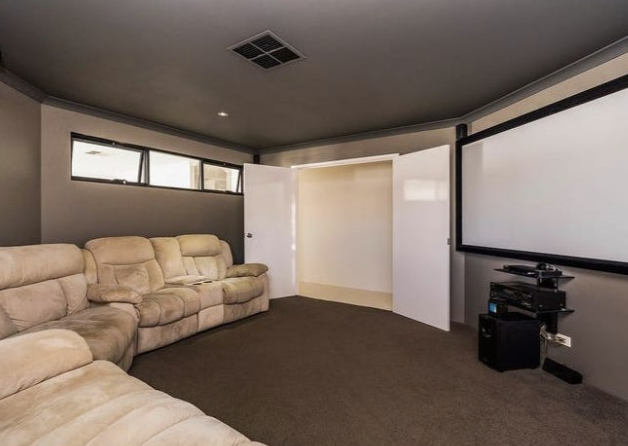 1 Acerosa Boulevard, HALLS HEAD, WA 6210 AUS