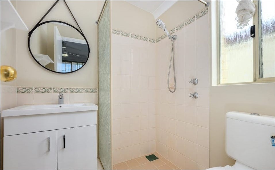 47 Oakwood Crescent, WAIKIKI, WA 6169 AUS