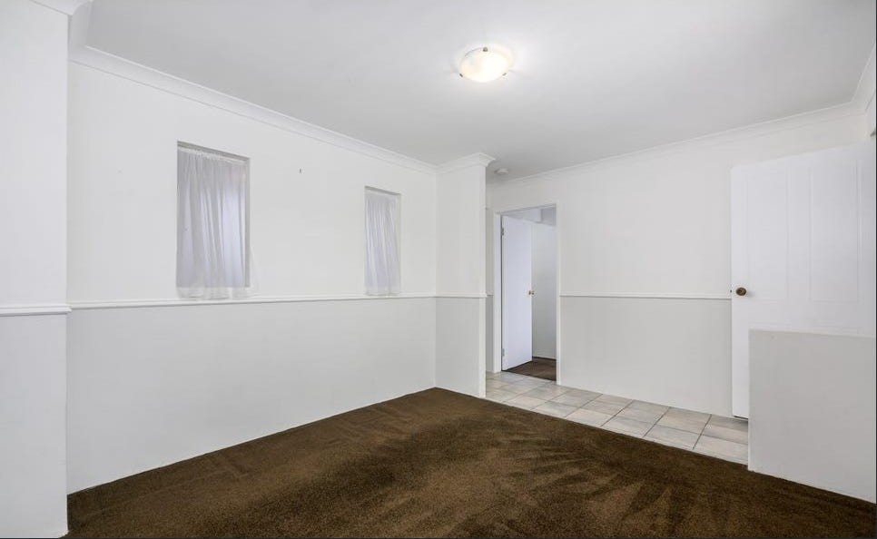 47 Oakwood Crescent, WAIKIKI, WA 6169 AUS