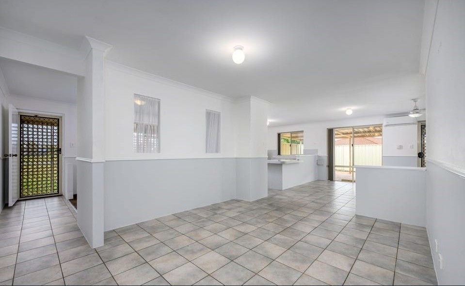 47 Oakwood Crescent, WAIKIKI, WA 6169 AUS