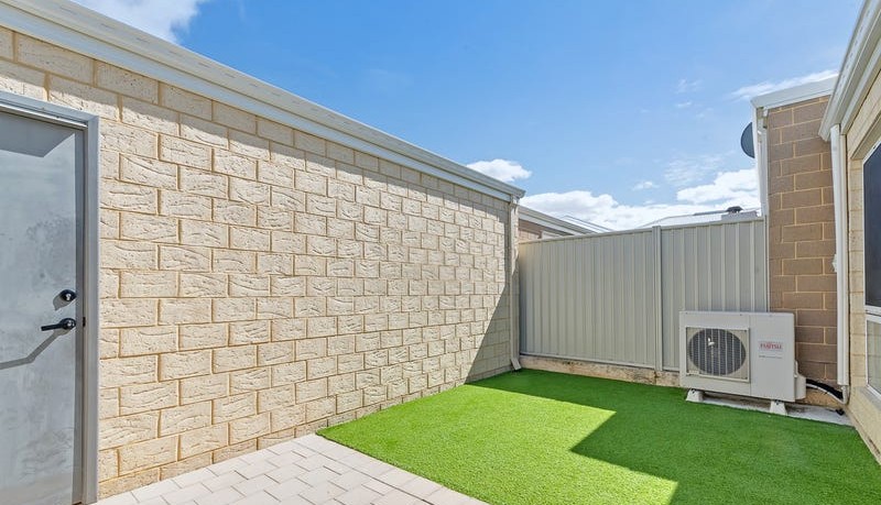 176 Graceful Boulevard, ALKIMOS, WA 6038 AUS