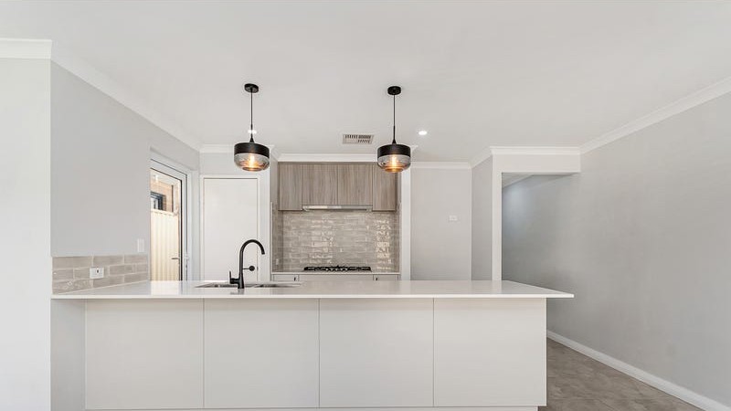 176 Graceful Boulevard, ALKIMOS, WA 6038 AUS