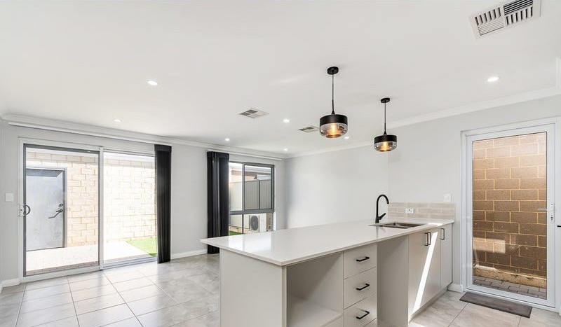 176 Graceful Boulevard, ALKIMOS, WA 6038 AUS